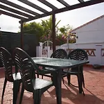 House W Shared Pool, Perfect For Small Families