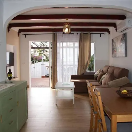 Apartamento House W Shared Pool, Perfect For Small Families *