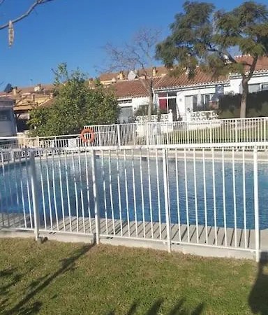 House W Shared Pool, Perfect For Small Families アパート フエンヒロラ